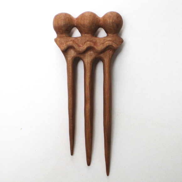 Liz Parker Art Accessories - Playful minimalist wooden hair comb pin stick